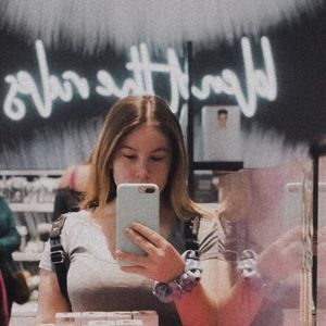 Meet your Posher, Nicole